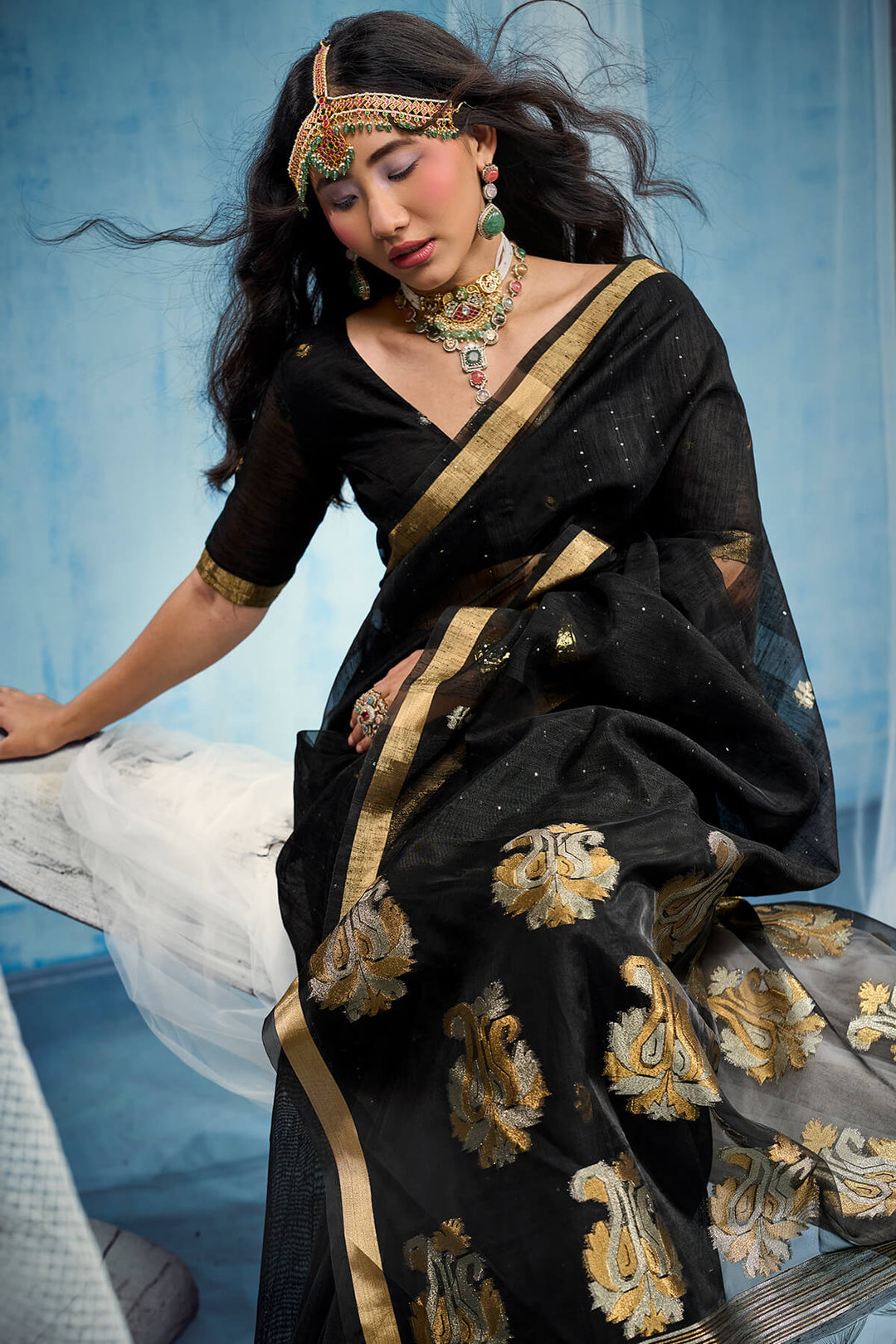Carbon Black Zari Woven Pure Munga Cotton saree