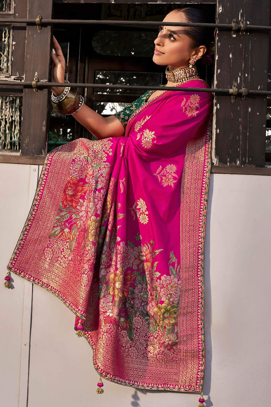 Dark Hot Pink Soft Dola Viscose Saree With Embroidery Blouse Piece