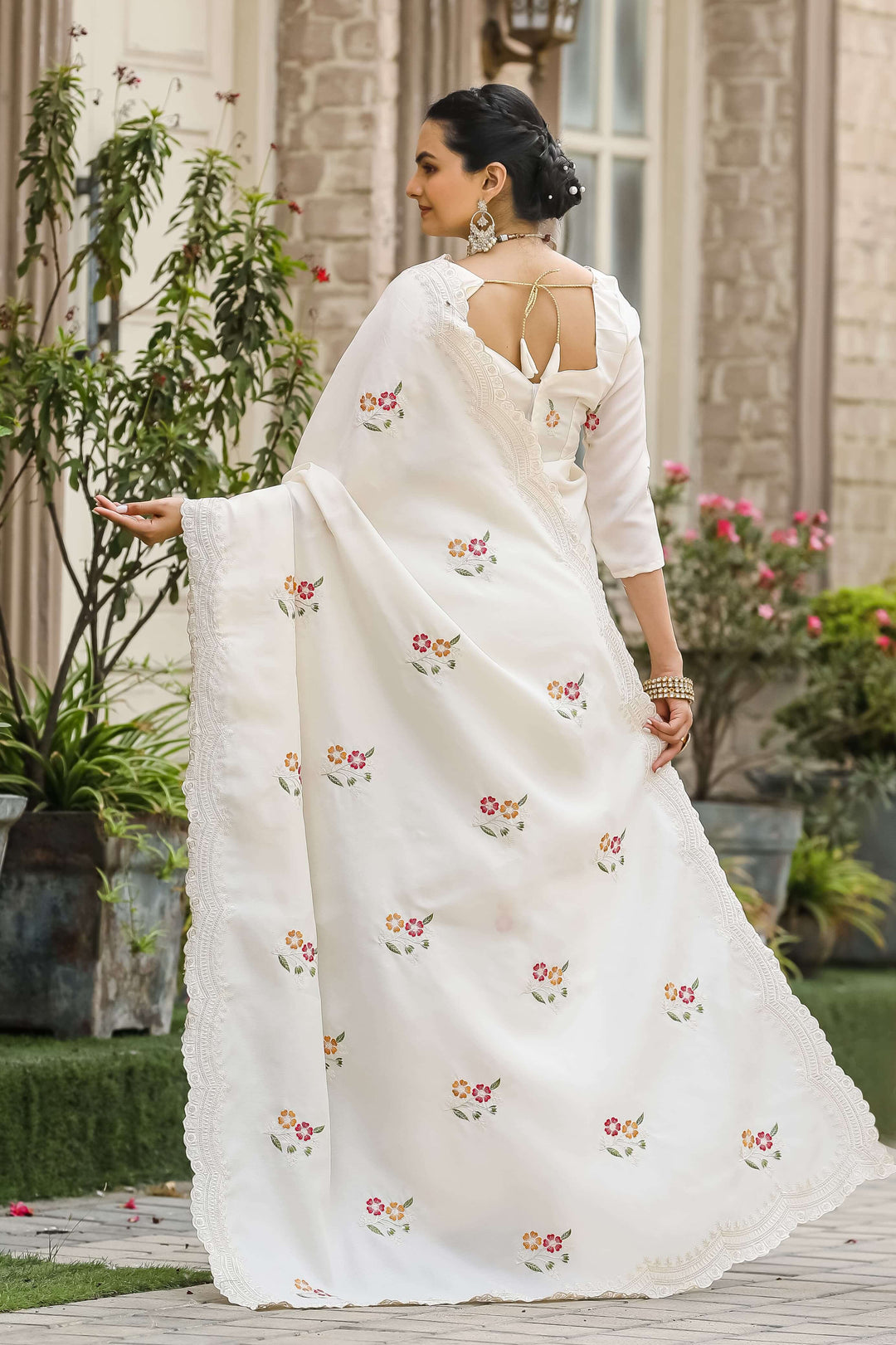 Ecru White Embroidered Work Cotton Saree